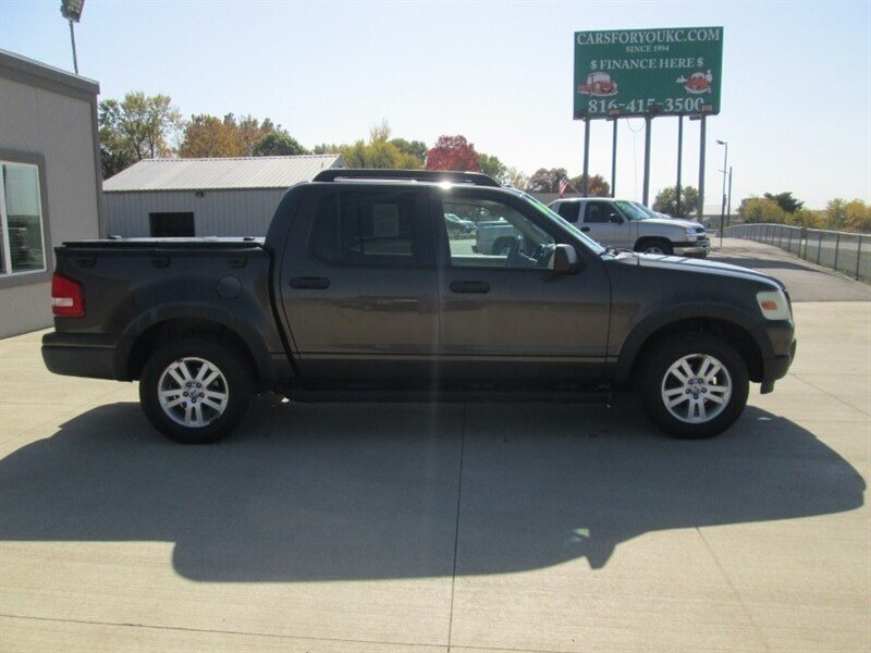 2008 Ford Explorer Sport Trac XLT   - Photo 4 - Pleasant Valley, MO 64068