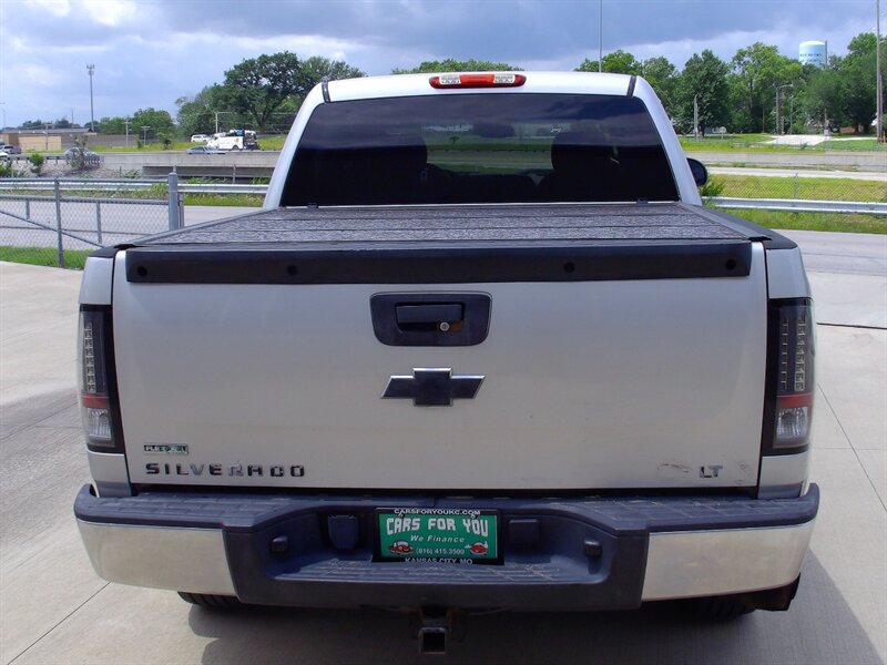 2010 Chevrolet Silverado 1500 LT - Photo 6 - Pleasant Valley, MO 64068