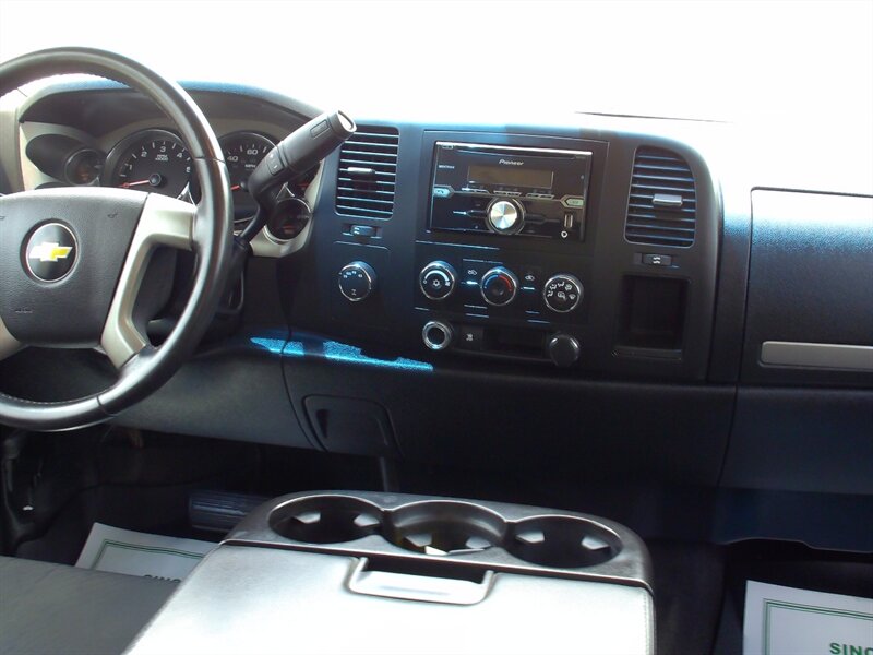 2010 Chevrolet Silverado 1500 LT - Photo 19 - Pleasant Valley, MO 64068
