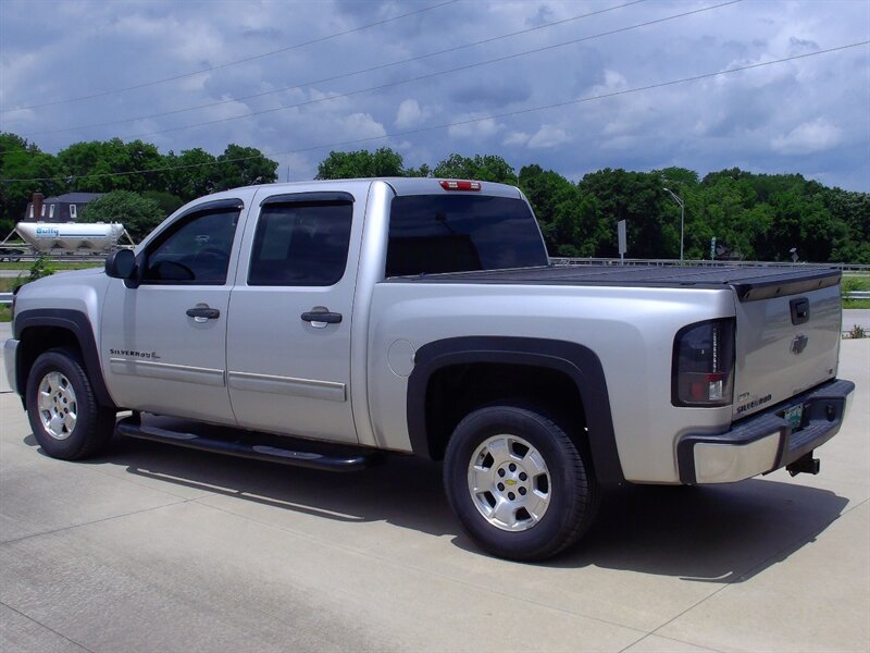 2010 Chevrolet Silverado 1500 LT - Photo 7 - Pleasant Valley, MO 64068