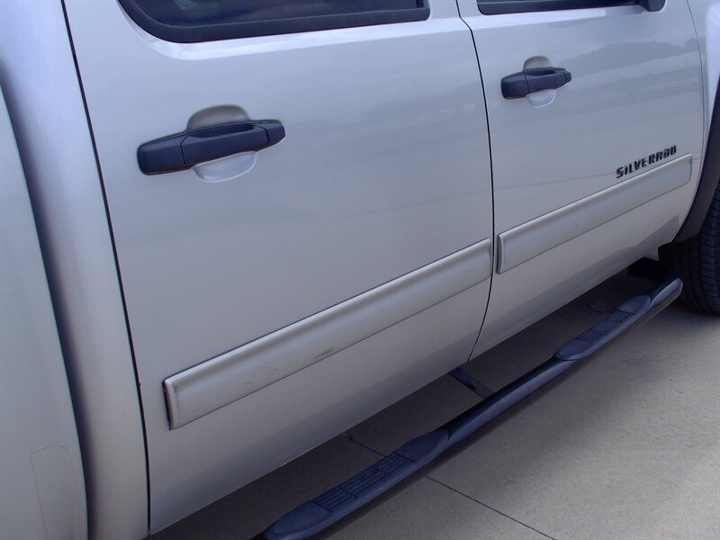 2010 Chevrolet Silverado 1500 LT - Photo 30 - Pleasant Valley, MO 64068
