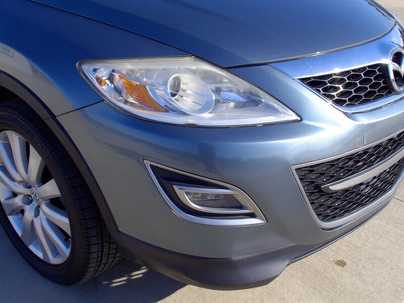 2010 Mazda CX-9 Sport - Photo 31 - Pleasant Valley, MO 64068