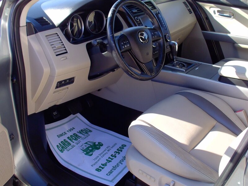 2010 Mazda CX-9 Sport - Photo 9 - Pleasant Valley, MO 64068