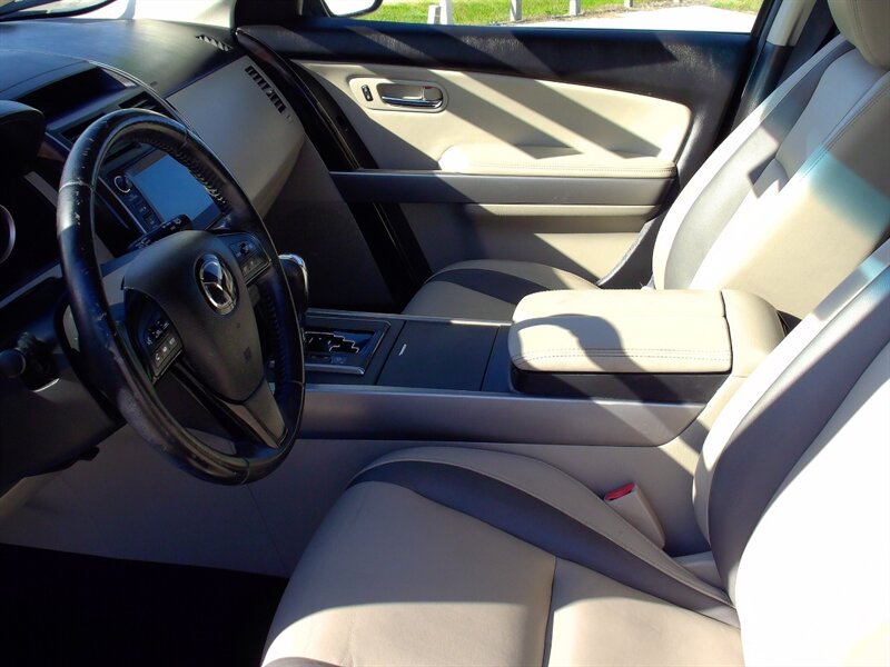 2010 Mazda CX-9 Sport - Photo 10 - Pleasant Valley, MO 64068
