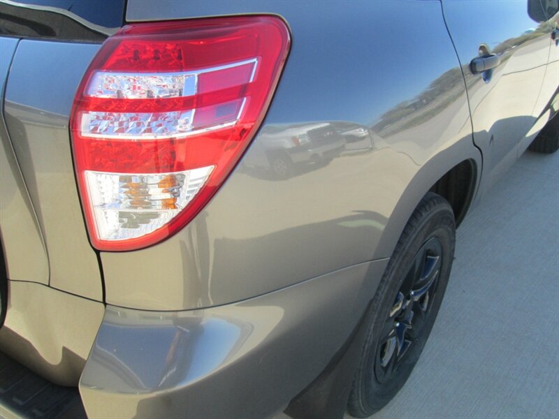 2011 Toyota RAV4   - Photo 32 - Pleasant Valley, MO 64068