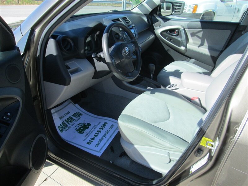 2011 Toyota RAV4   - Photo 9 - Pleasant Valley, MO 64068