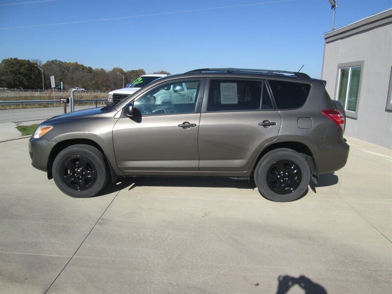 2011 Toyota RAV4   - Photo 8 - Pleasant Valley, MO 64068