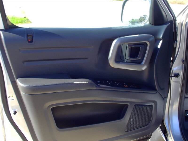 2011 Honda Ridgeline RTL - Photo 11 - Pleasant Valley, MO 64068