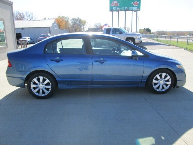 2010 Honda Civic LX   - Photo 4 - Pleasant Valley, MO 64068