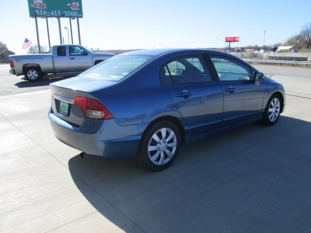 2010 Honda Civic LX   - Photo 5 - Pleasant Valley, MO 64068