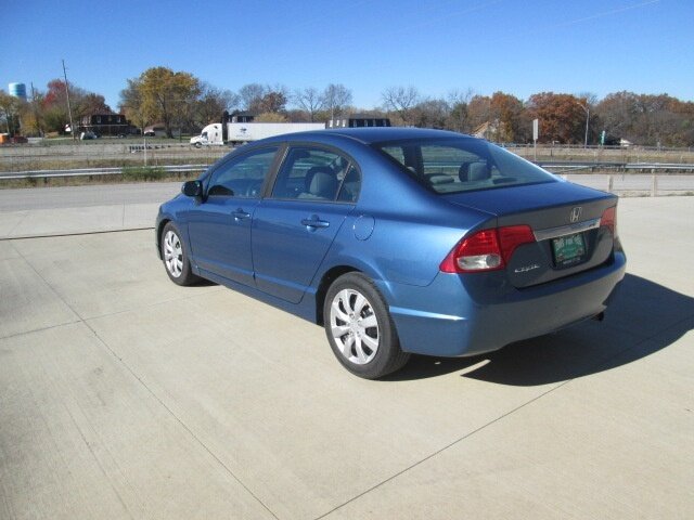 2010 Honda Civic LX   - Photo 7 - Pleasant Valley, MO 64068