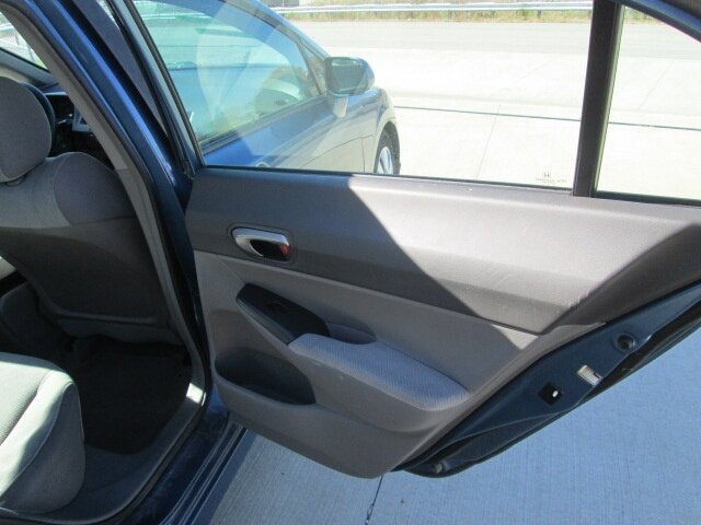 2010 Honda Civic LX   - Photo 18 - Pleasant Valley, MO 64068