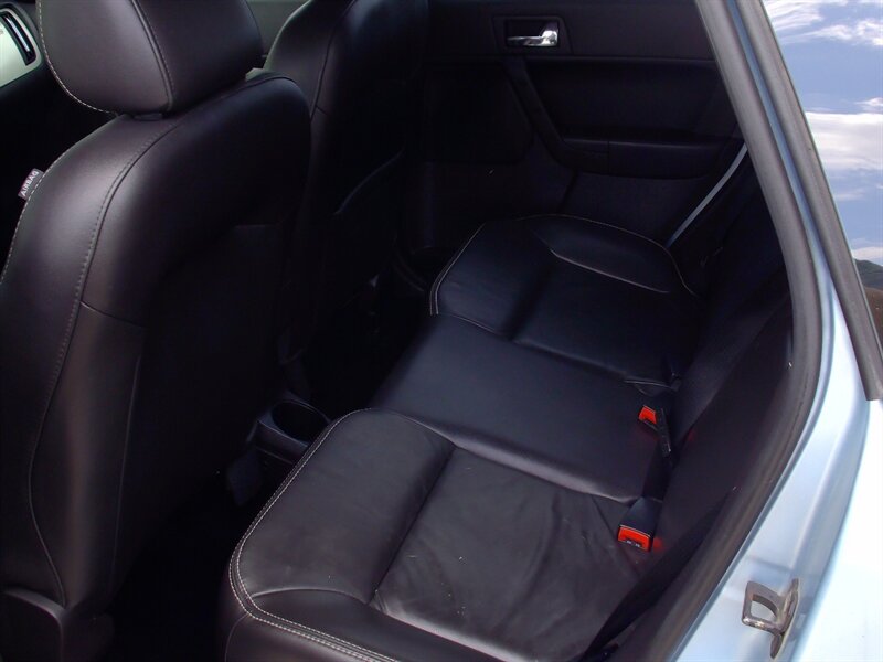 2009 Ford Focus SEL - Photo 12 - Pleasant Valley, MO 64068
