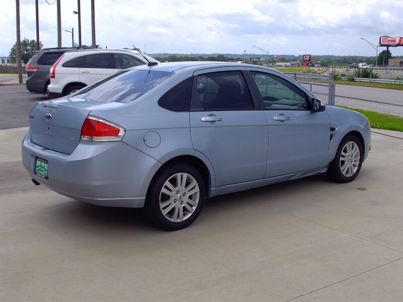 2009 Ford Focus SEL - Photo 5 - Pleasant Valley, MO 64068