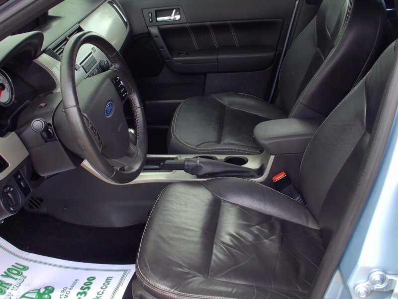 2009 Ford Focus SEL - Photo 10 - Pleasant Valley, MO 64068