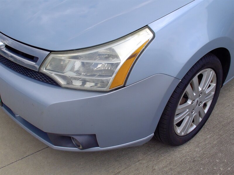 2009 Ford Focus SEL - Photo 25 - Pleasant Valley, MO 64068