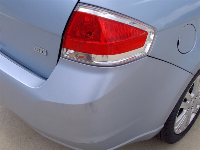 2009 Ford Focus SEL - Photo 31 - Pleasant Valley, MO 64068