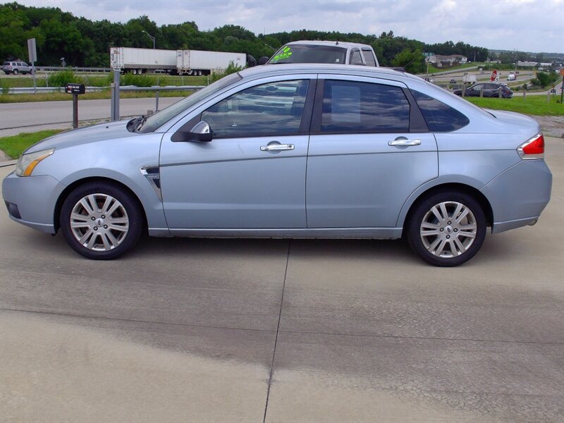 2009 Ford Focus SEL - Photo 8 - Pleasant Valley, MO 64068