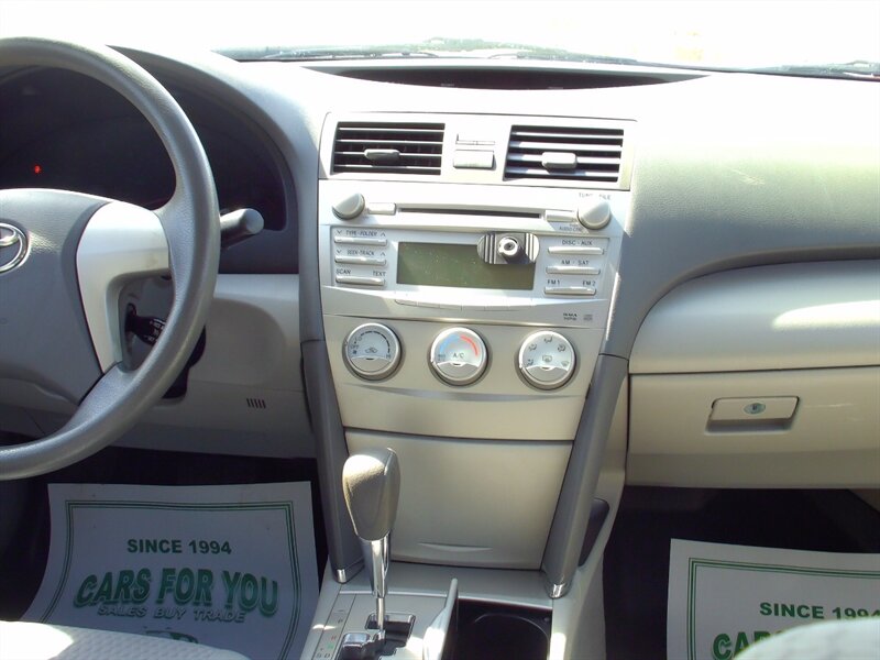 2010 Toyota Camry   - Photo 19 - Pleasant Valley, MO 64068
