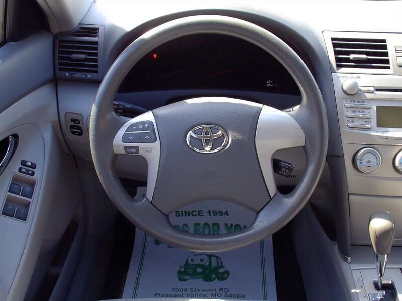 2010 Toyota Camry   - Photo 20 - Pleasant Valley, MO 64068