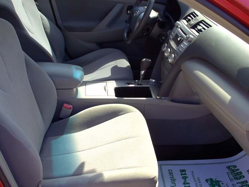 2010 Toyota Camry   - Photo 15 - Pleasant Valley, MO 64068
