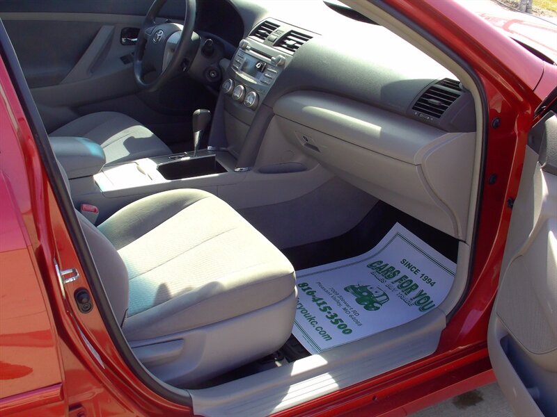 2010 Toyota Camry   - Photo 14 - Pleasant Valley, MO 64068