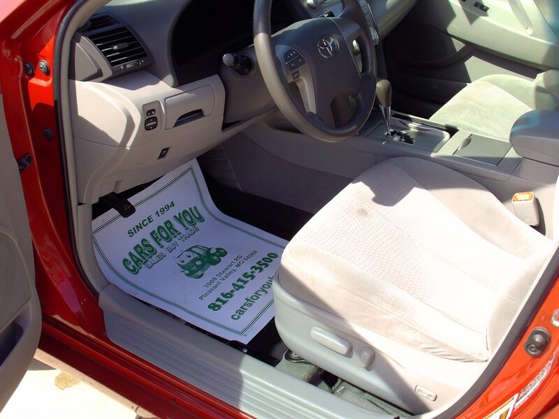 2010 Toyota Camry   - Photo 9 - Pleasant Valley, MO 64068