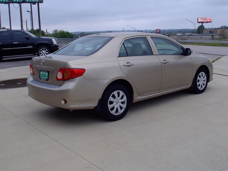 2009 Toyota Corolla - Photo 5 - Pleasant Valley, MO 64068