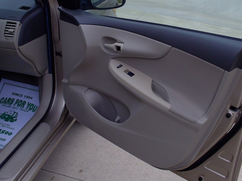 2009 Toyota Corolla - Photo 16 - Pleasant Valley, MO 64068