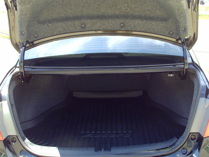 2013 Honda Accord EX-L V6   - Photo 22 - Pleasant Valley, MO 64068