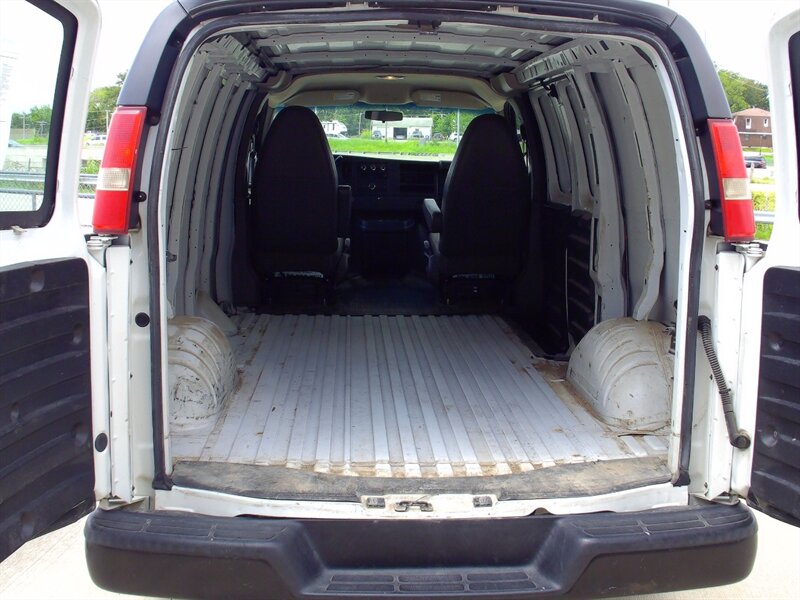 2013 Chevrolet Express 1500   - Photo 20 - Pleasant Valley, MO 64068