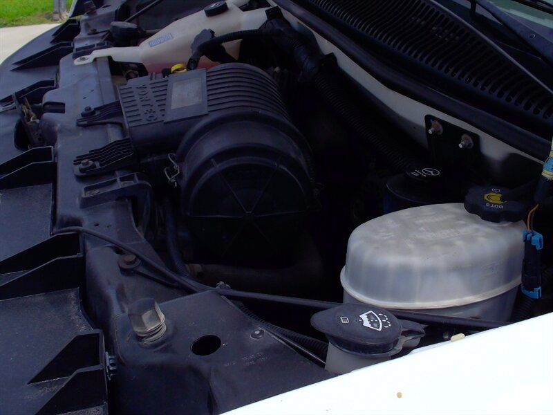 2013 Chevrolet Express 1500   - Photo 35 - Pleasant Valley, MO 64068