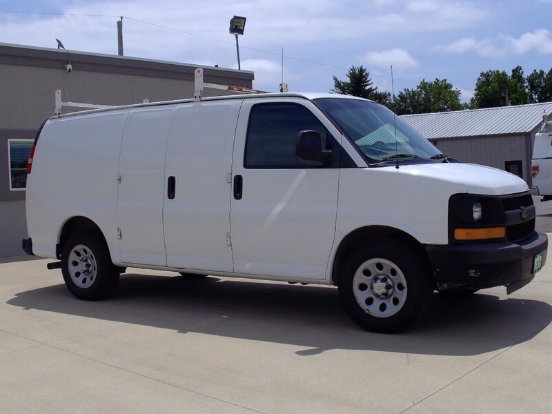 2013 Chevrolet Express 1500   - Photo 3 - Pleasant Valley, MO 64068