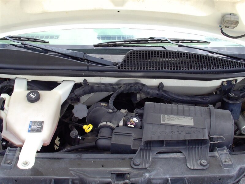 2013 Chevrolet Express 1500   - Photo 33 - Pleasant Valley, MO 64068