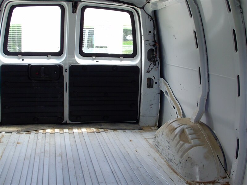 2013 Chevrolet Express 1500   - Photo 19 - Pleasant Valley, MO 64068