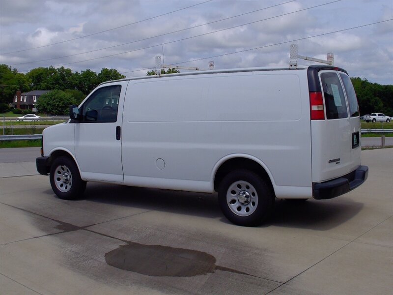 2013 Chevrolet Express 1500   - Photo 7 - Pleasant Valley, MO 64068