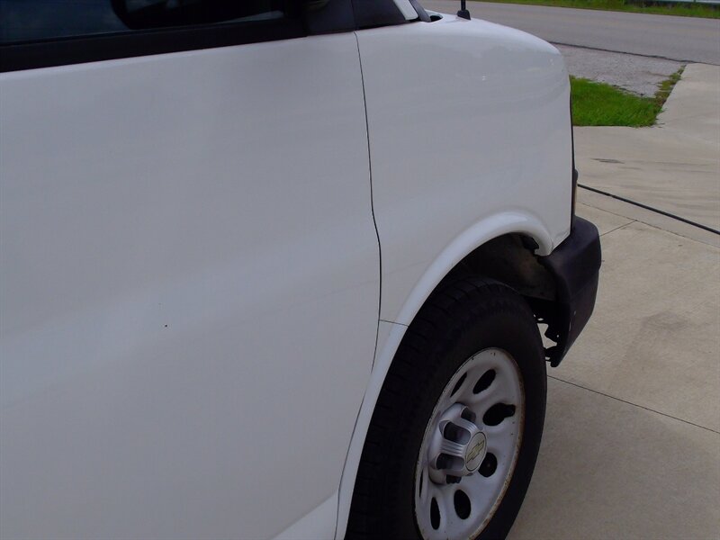 2013 Chevrolet Express 1500   - Photo 28 - Pleasant Valley, MO 64068