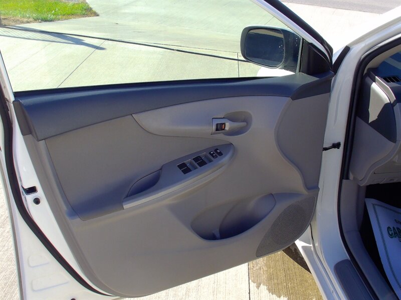 2010 Toyota Corolla - Photo 11 - Pleasant Valley, MO 64068