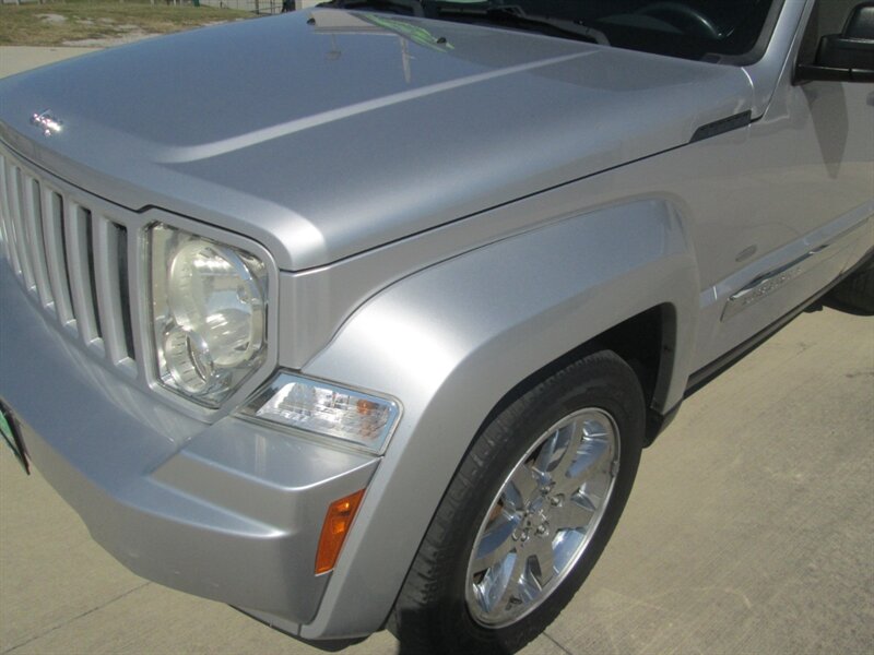 2012 Jeep Liberty Sport   - Photo 25 - Pleasant Valley, MO 64068