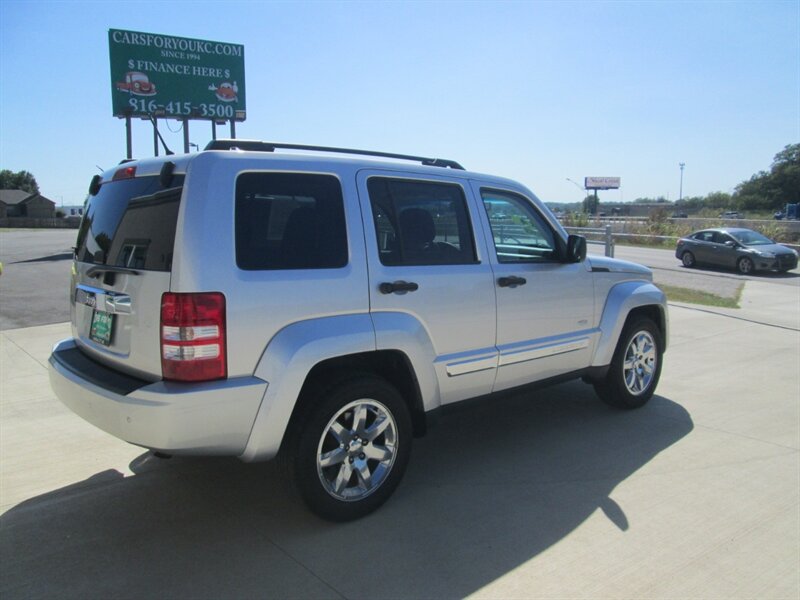 2012 Jeep Liberty Sport   - Photo 5 - Pleasant Valley, MO 64068