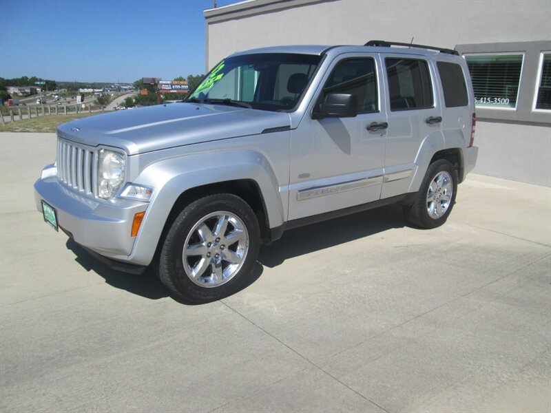 2012 Jeep Liberty Sport   - Photo 1 - Pleasant Valley, MO 64068