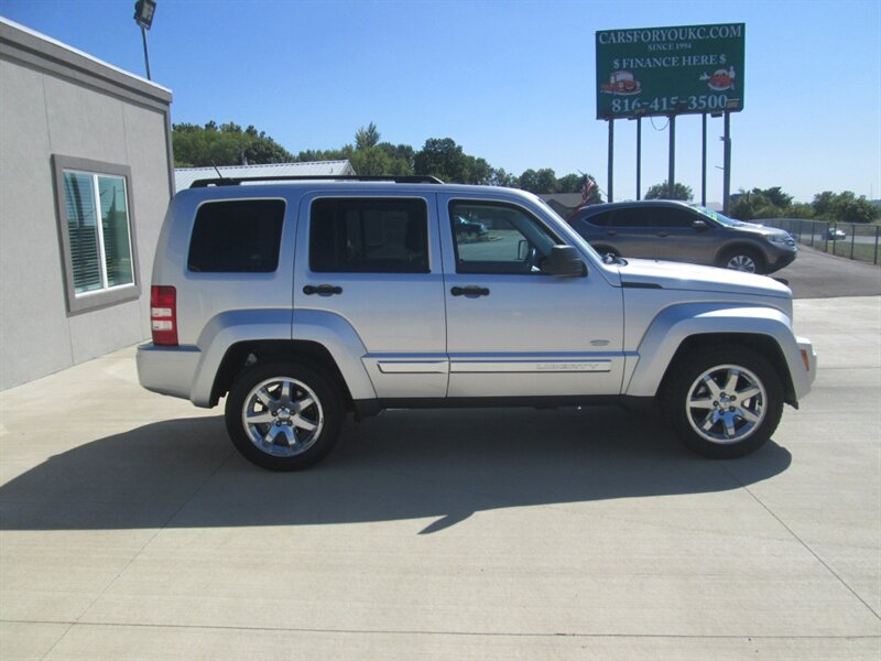 2012 Jeep Liberty Sport   - Photo 4 - Pleasant Valley, MO 64068