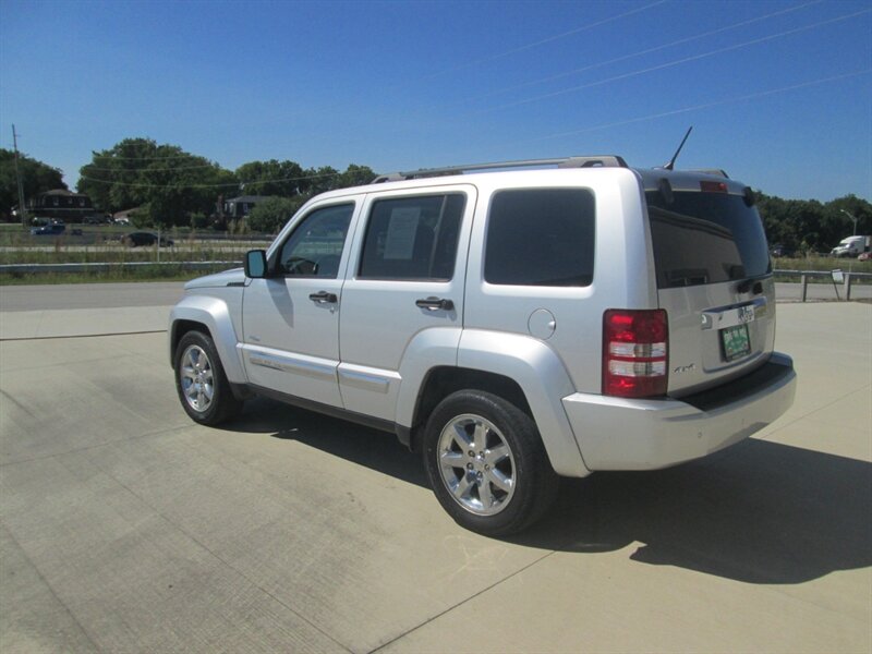 2012 Jeep Liberty Sport   - Photo 7 - Pleasant Valley, MO 64068