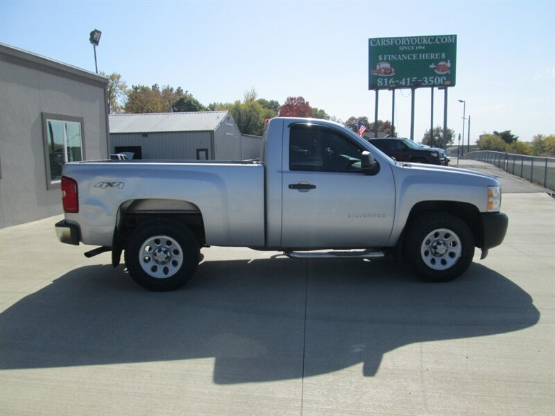 2011 Chevrolet Silverado 1500 SHORT BED   - Photo 4 - Pleasant Valley, MO 64068