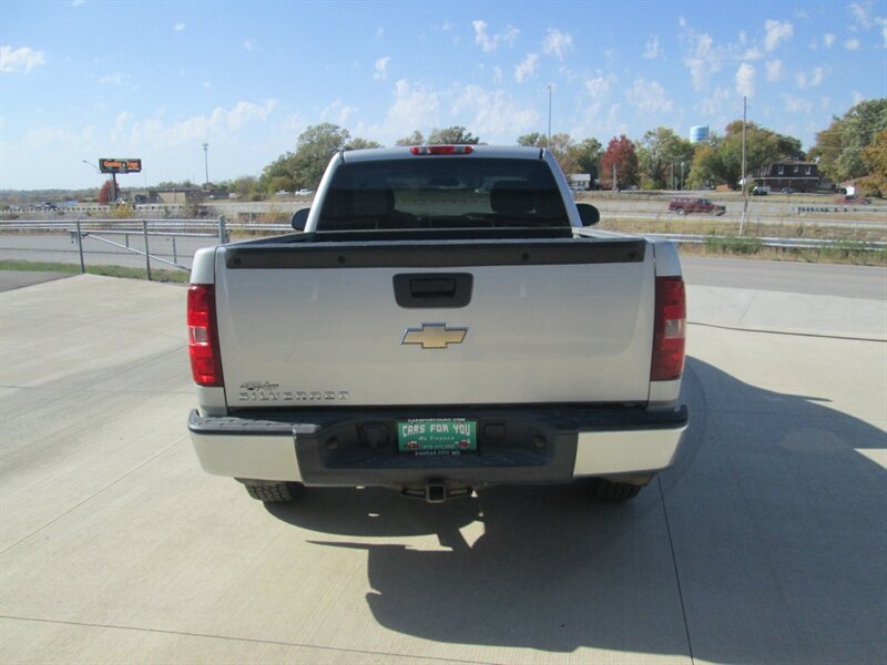 2011 Chevrolet Silverado 1500 SHORT BED   - Photo 6 - Pleasant Valley, MO 64068