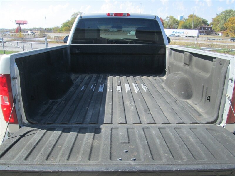 2011 Chevrolet Silverado 1500 SHORT BED   - Photo 17 - Pleasant Valley, MO 64068