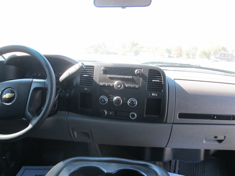 2011 Chevrolet Silverado 1500 SHORT BED   - Photo 15 - Pleasant Valley, MO 64068