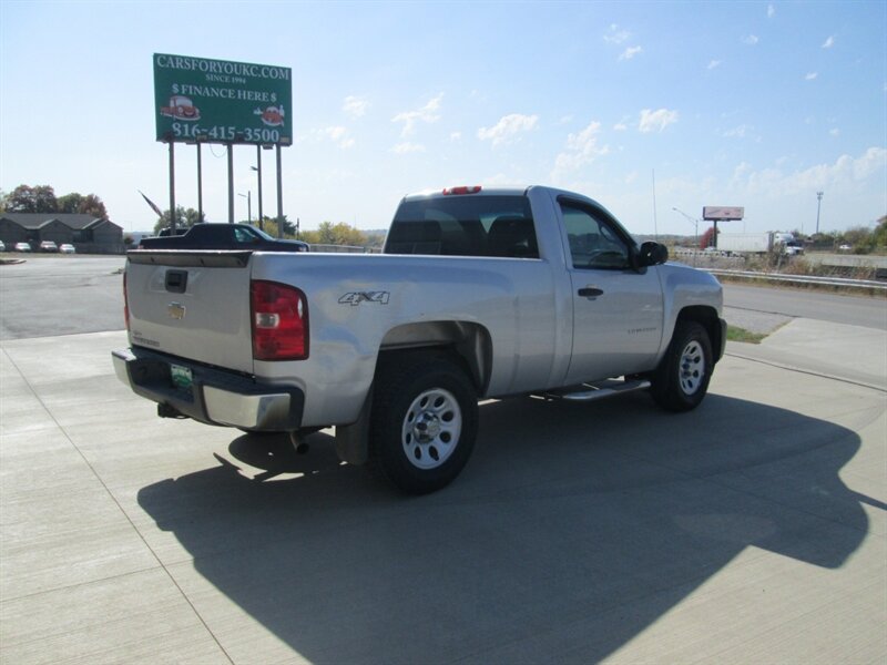 2011 Chevrolet Silverado 1500 SHORT BED   - Photo 5 - Pleasant Valley, MO 64068