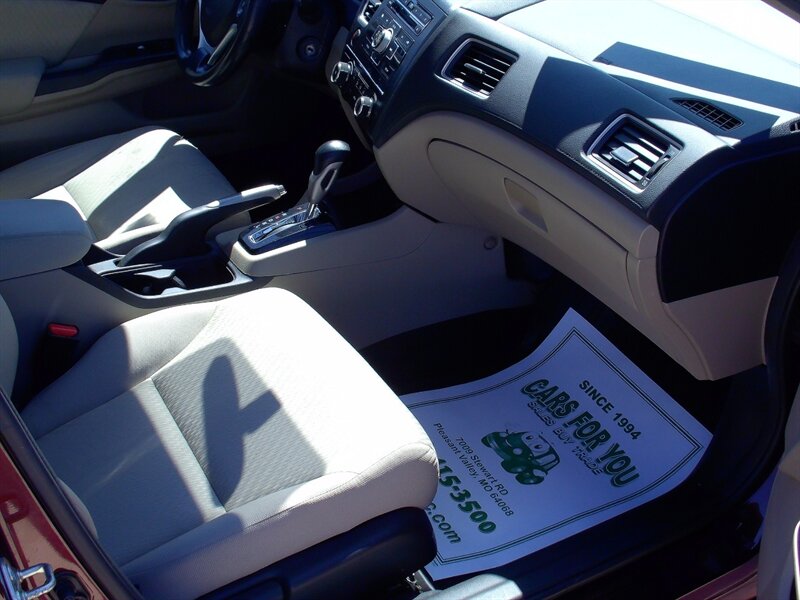 2014 Honda Civic LX   - Photo 12 - Pleasant Valley, MO 64068