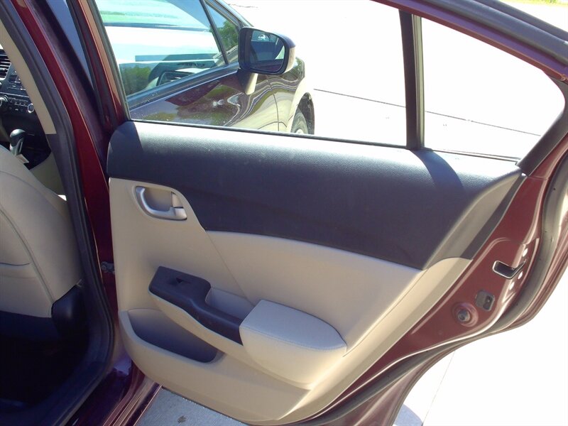 2014 Honda Civic LX   - Photo 16 - Pleasant Valley, MO 64068